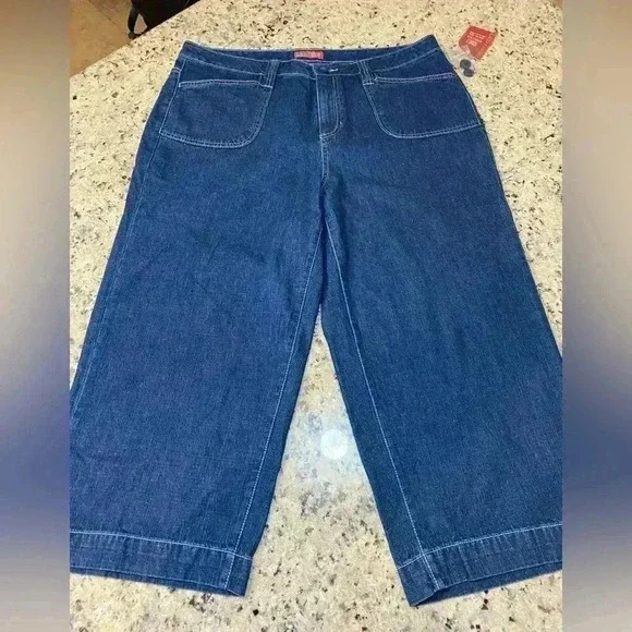 Faded Glory Capris NWT
Size: 16W
Excellent new condition!!! - Picture 2 of 6